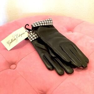 🖤NWT Black Leather Gloves🖤